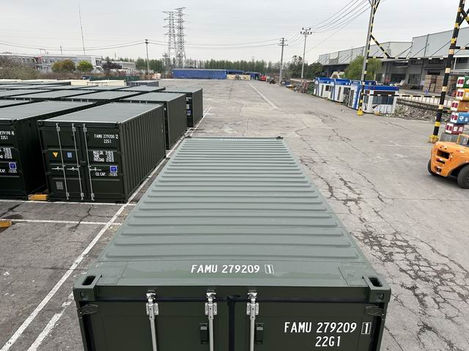 Container unit in shipping yard